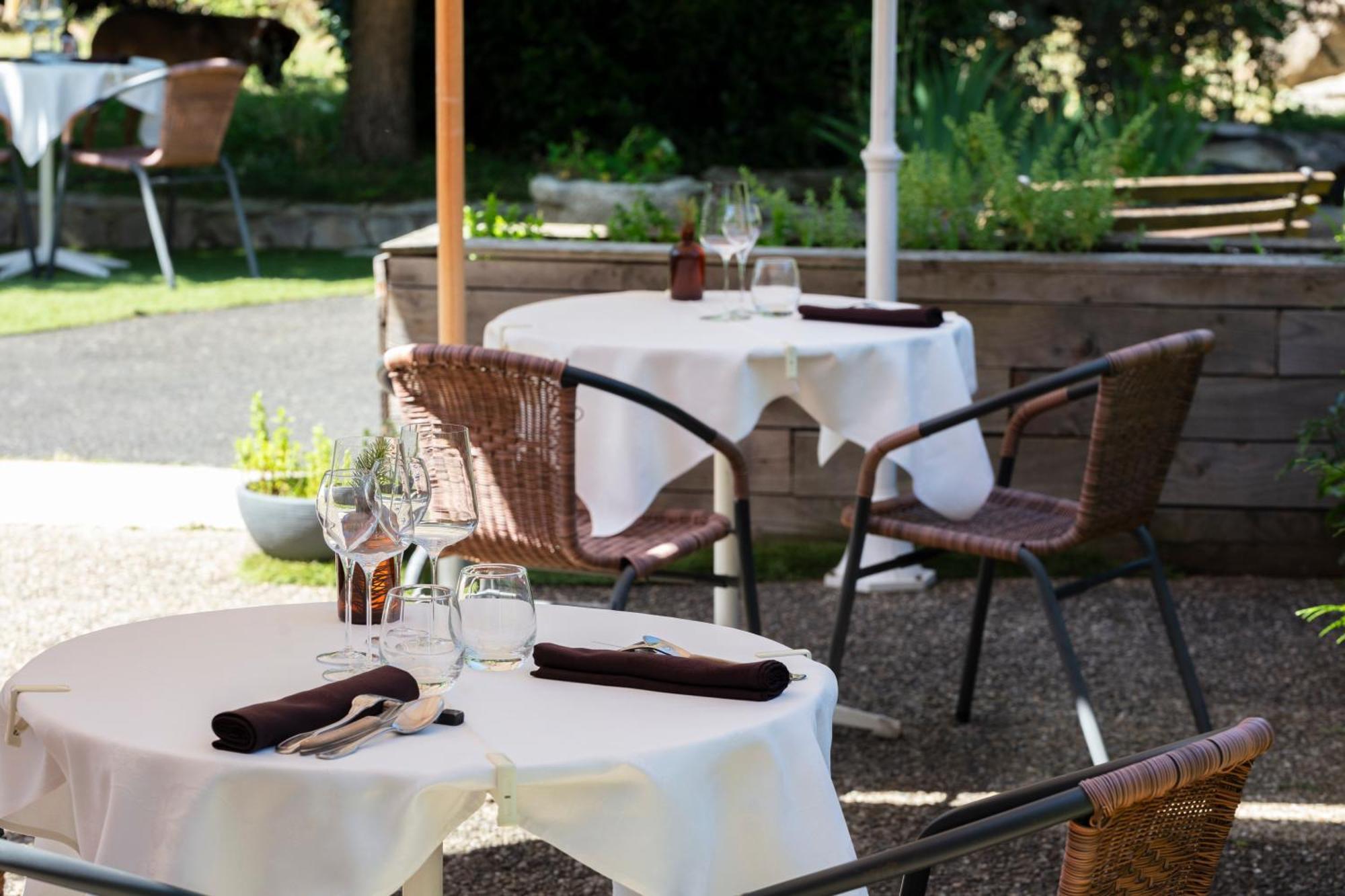 Hotel Restaurant Les Glycines Vieille-Brioude Exteriér fotografie